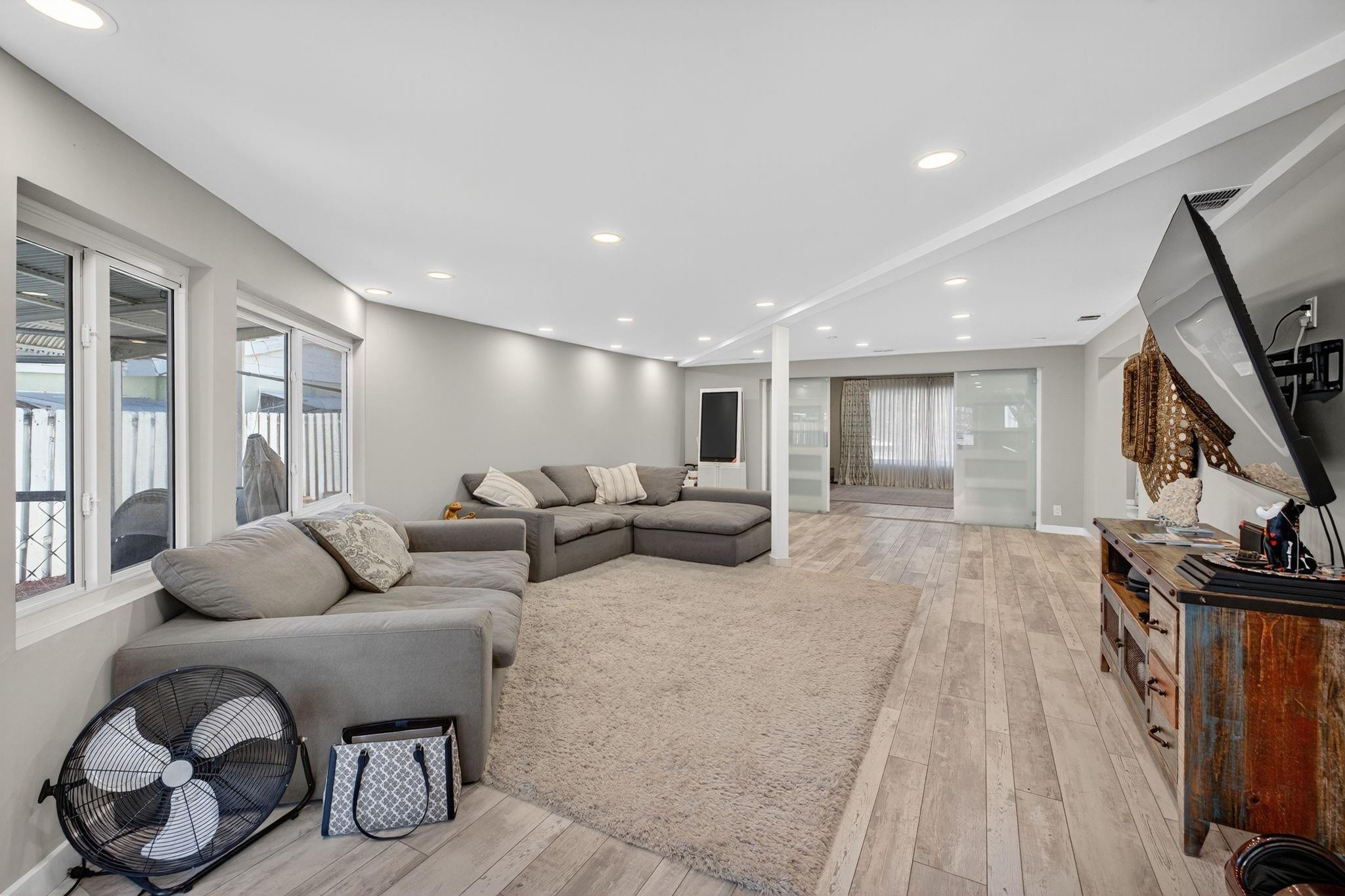 Coral Brook 37-18 B - Residential