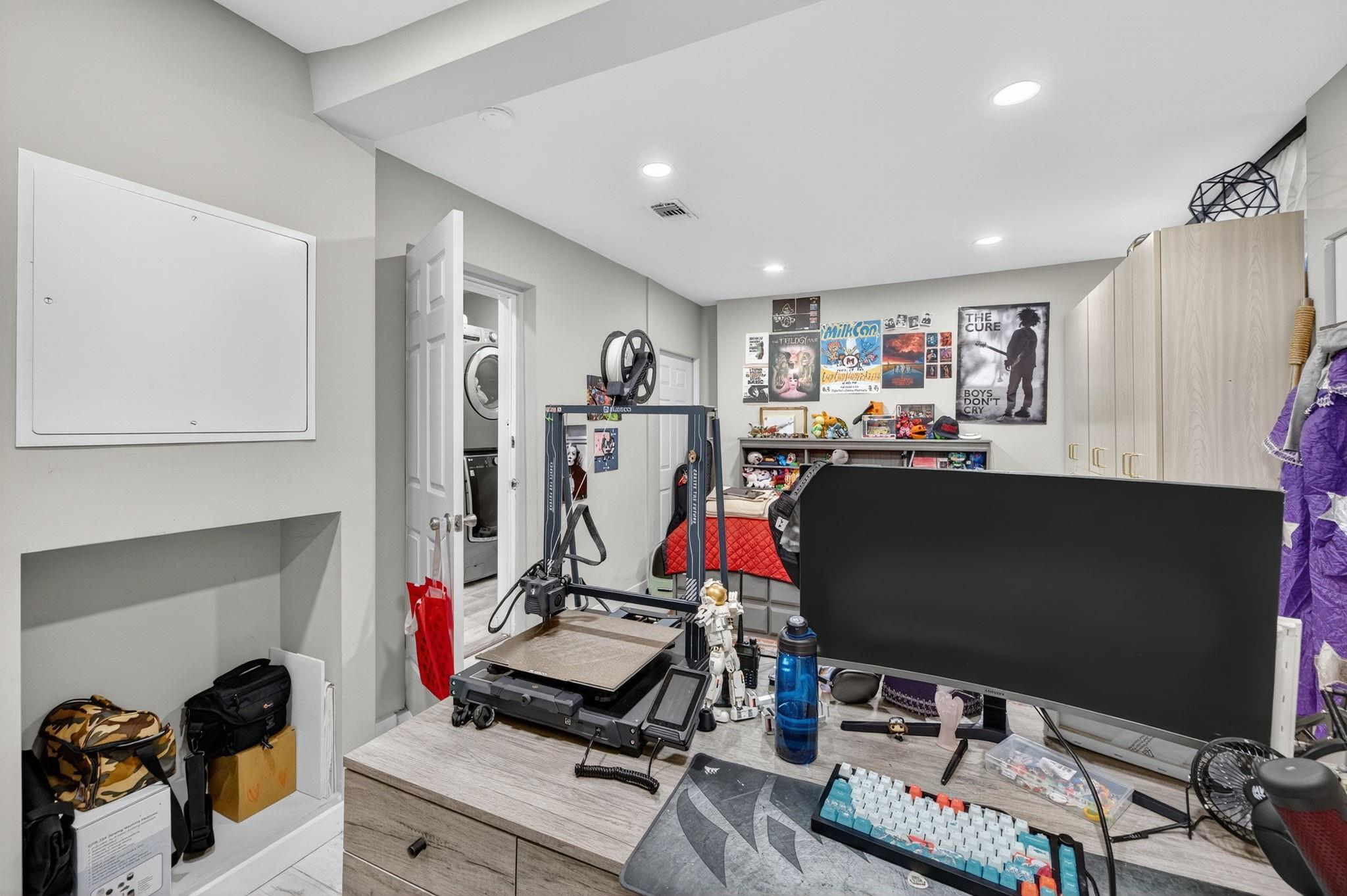 Coral Brook 37-18 B - Residential