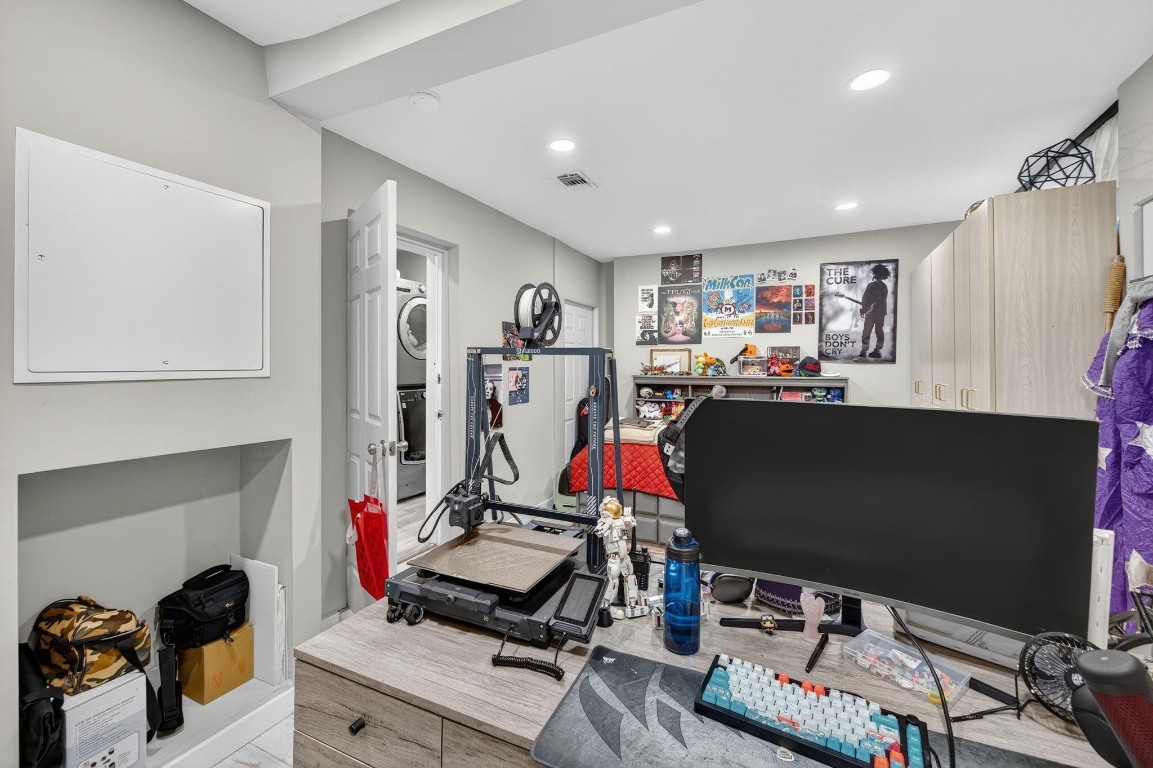 Coral Brook 37-18 B - Residential