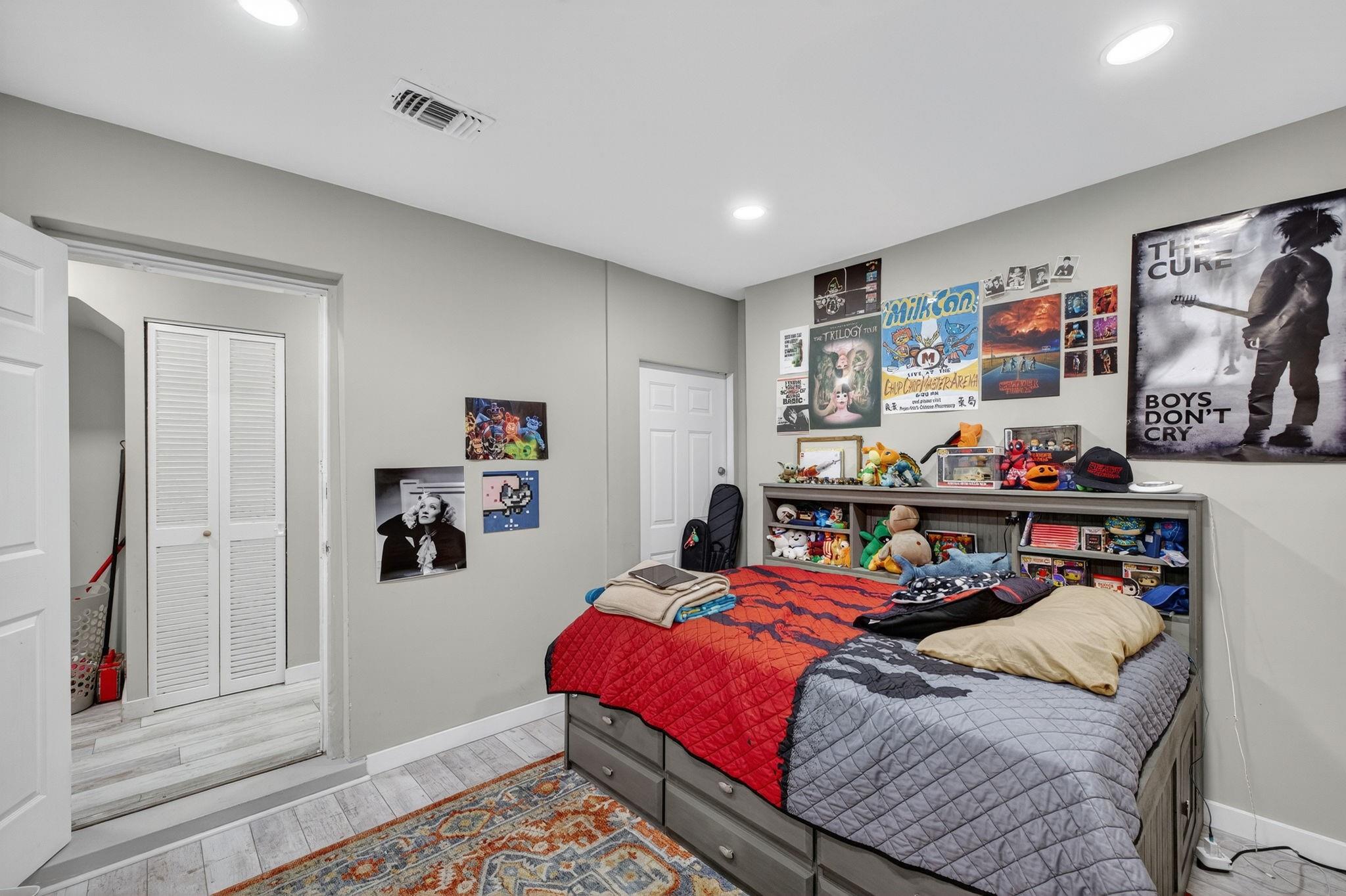 Coral Brook 37-18 B - Residential