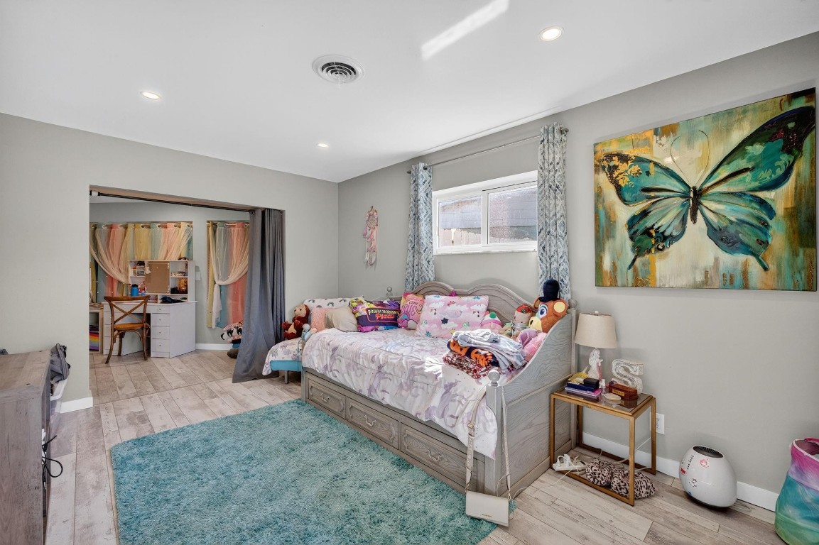 Coral Brook 37-18 B - Residential