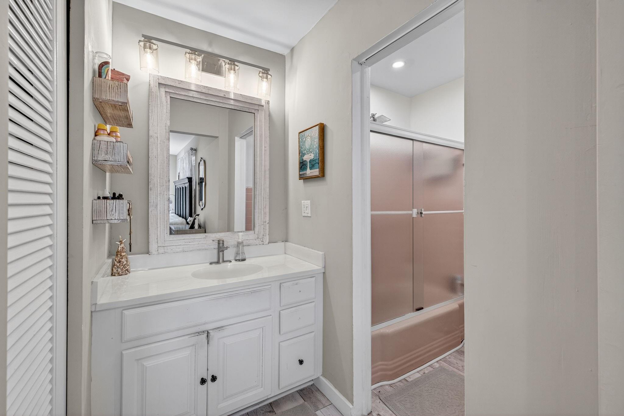 Coral Brook 37-18 B - Residential