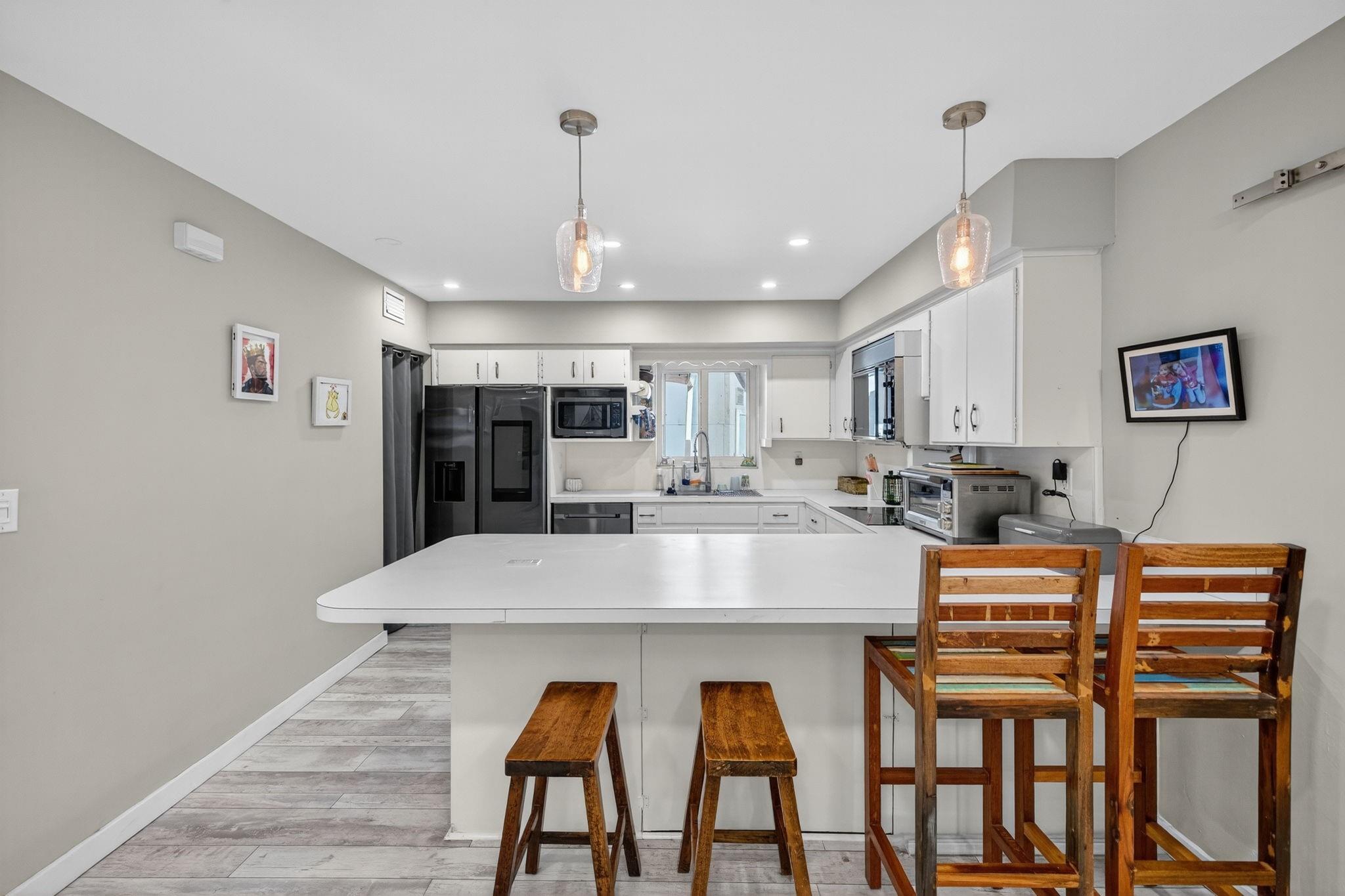 Coral Brook 37-18 B - Residential