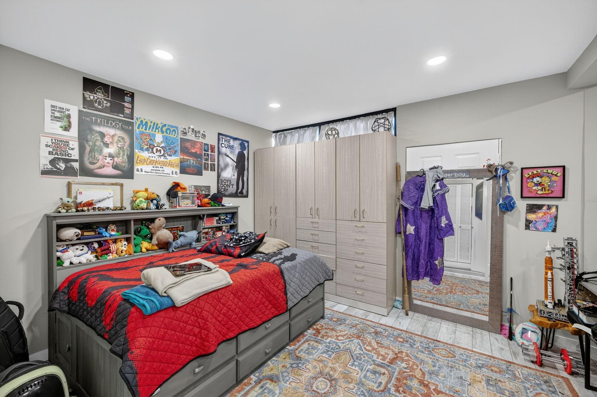 Coral Brook 37-18 B - Residential