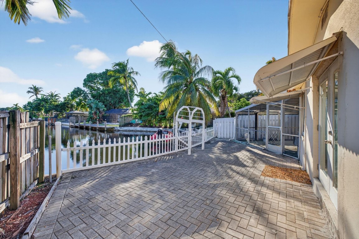 Coral Brook 37-18 B - Residential