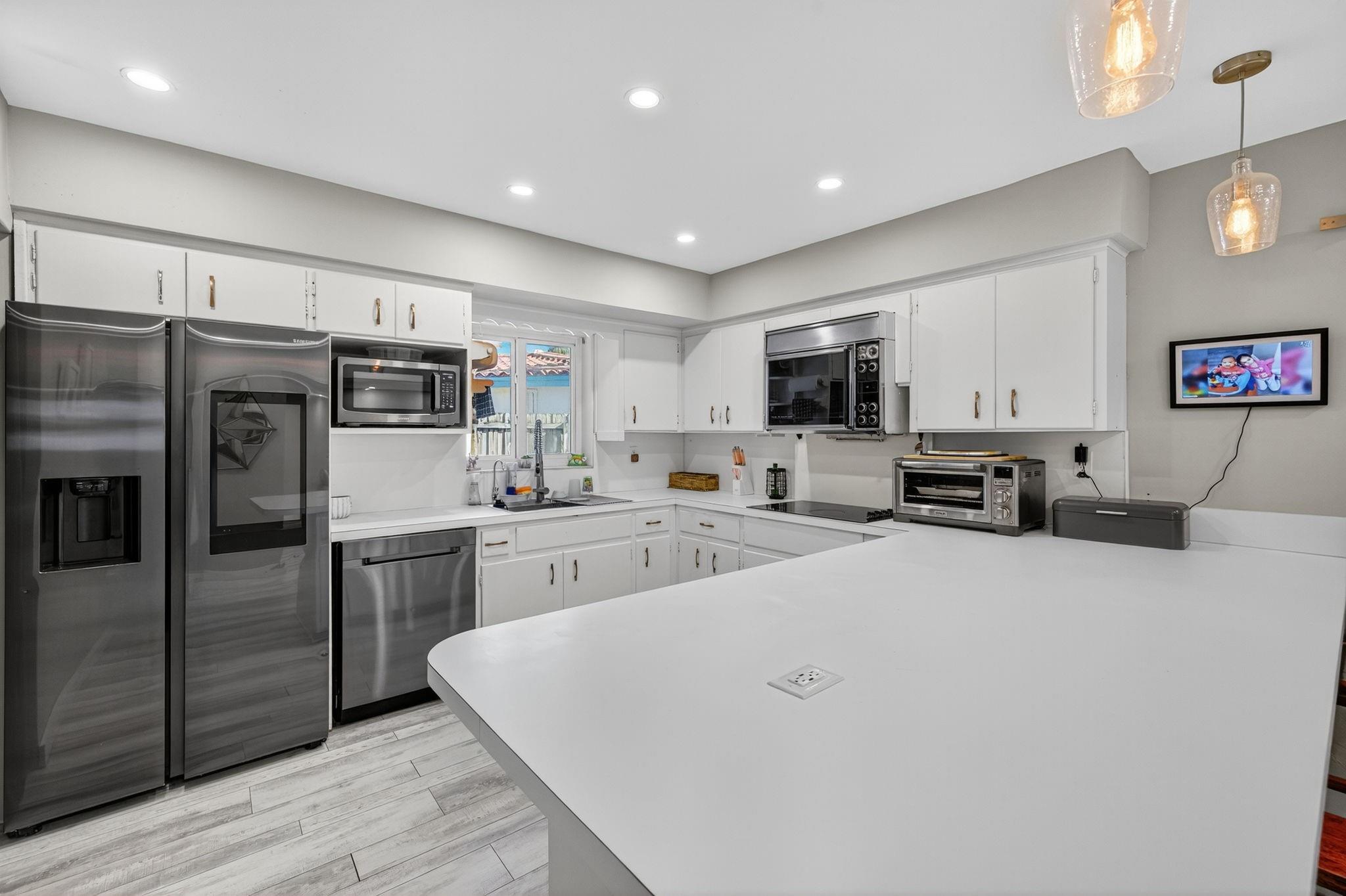 Coral Brook 37-18 B - Residential