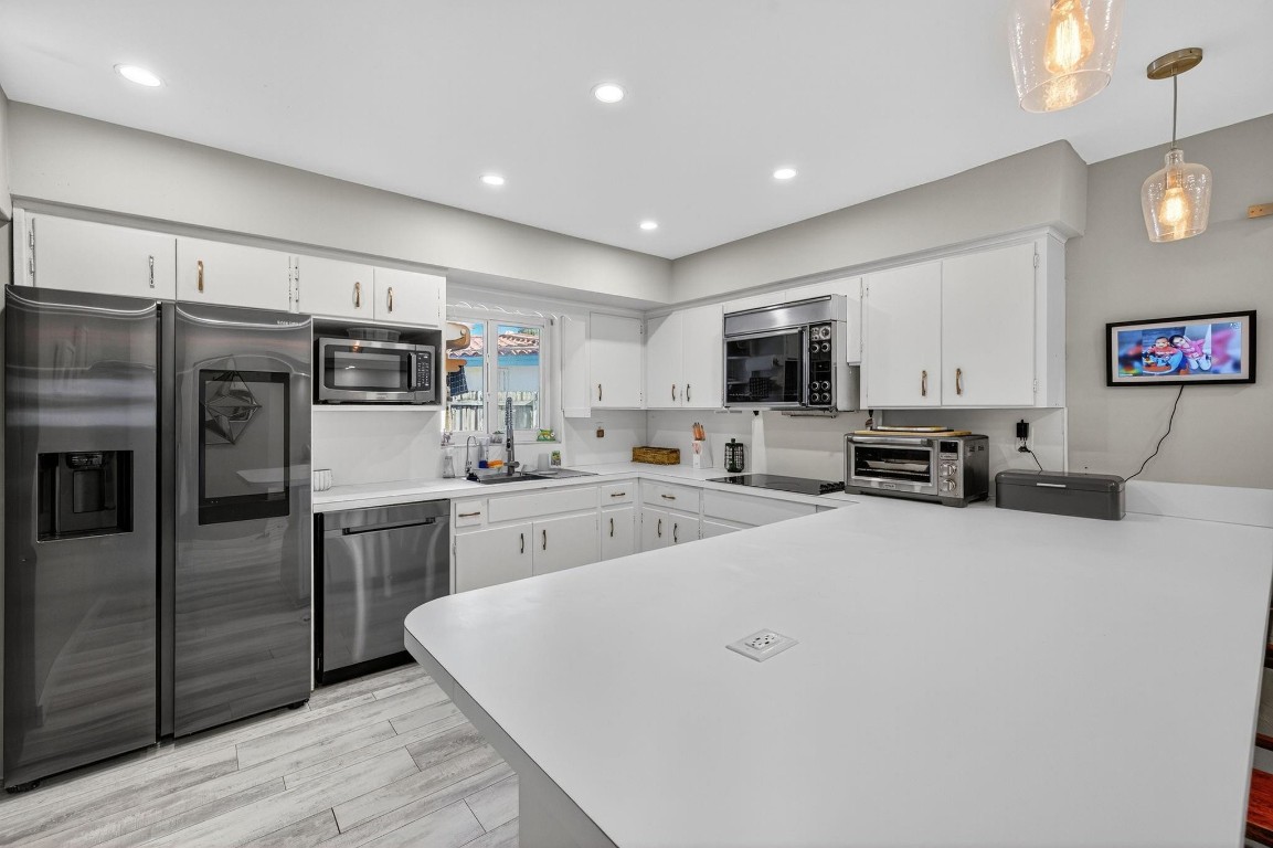 Coral Brook 37-18 B - Residential