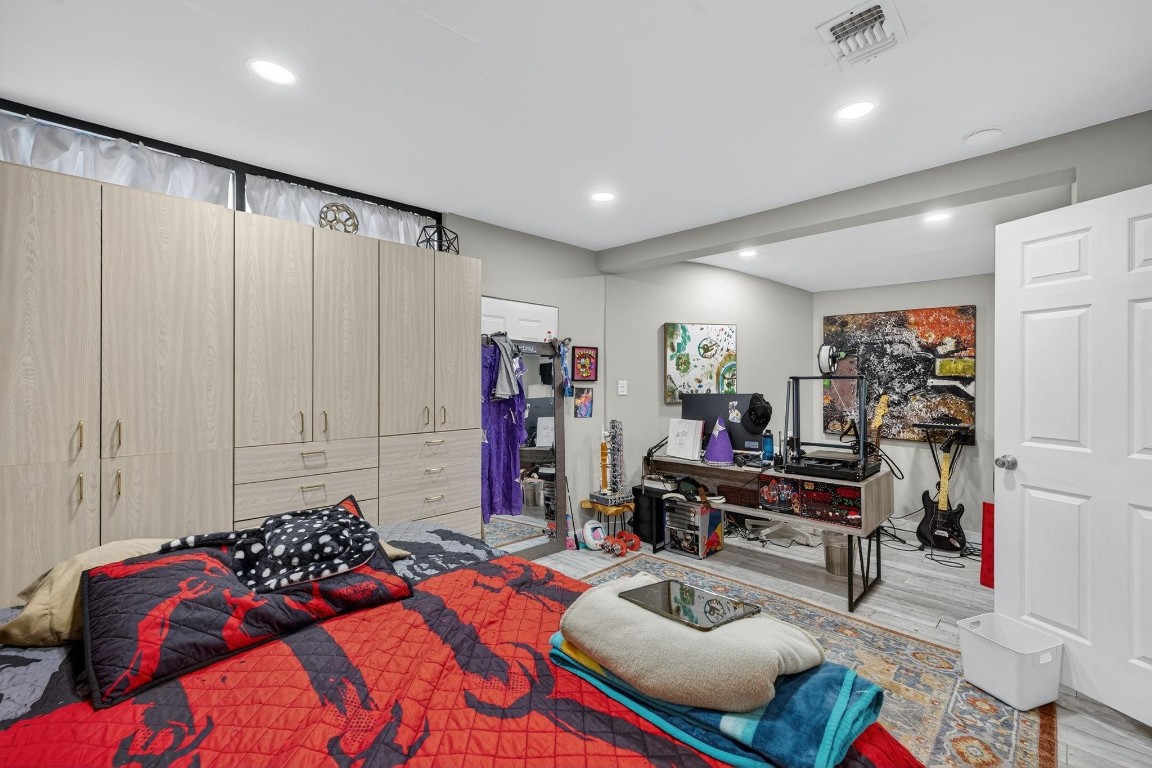 Coral Brook 37-18 B - Residential