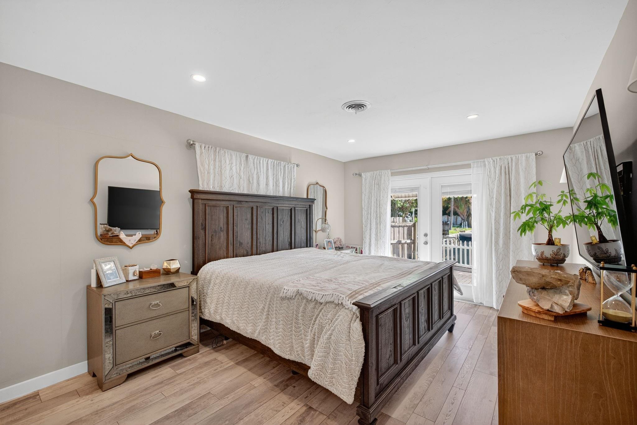 Coral Brook 37-18 B - Residential