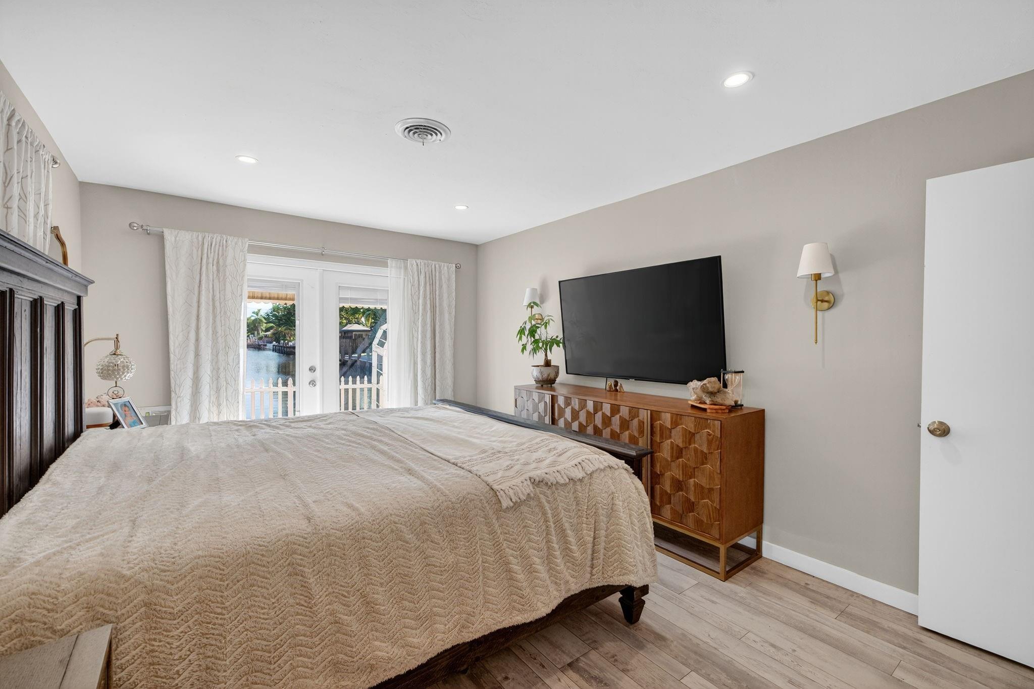 Coral Brook 37-18 B - Residential