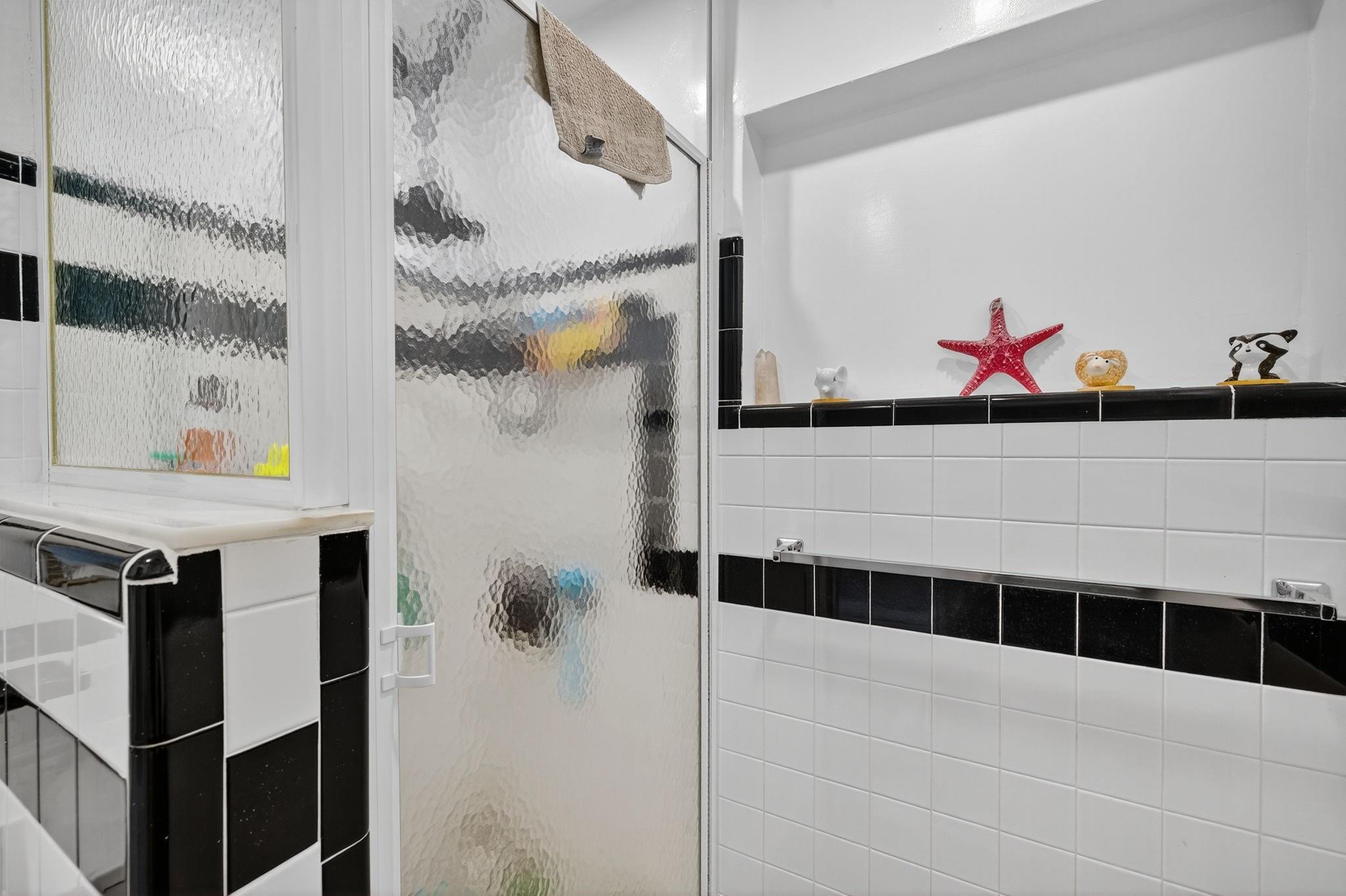 Coral Brook 37-18 B - Residential