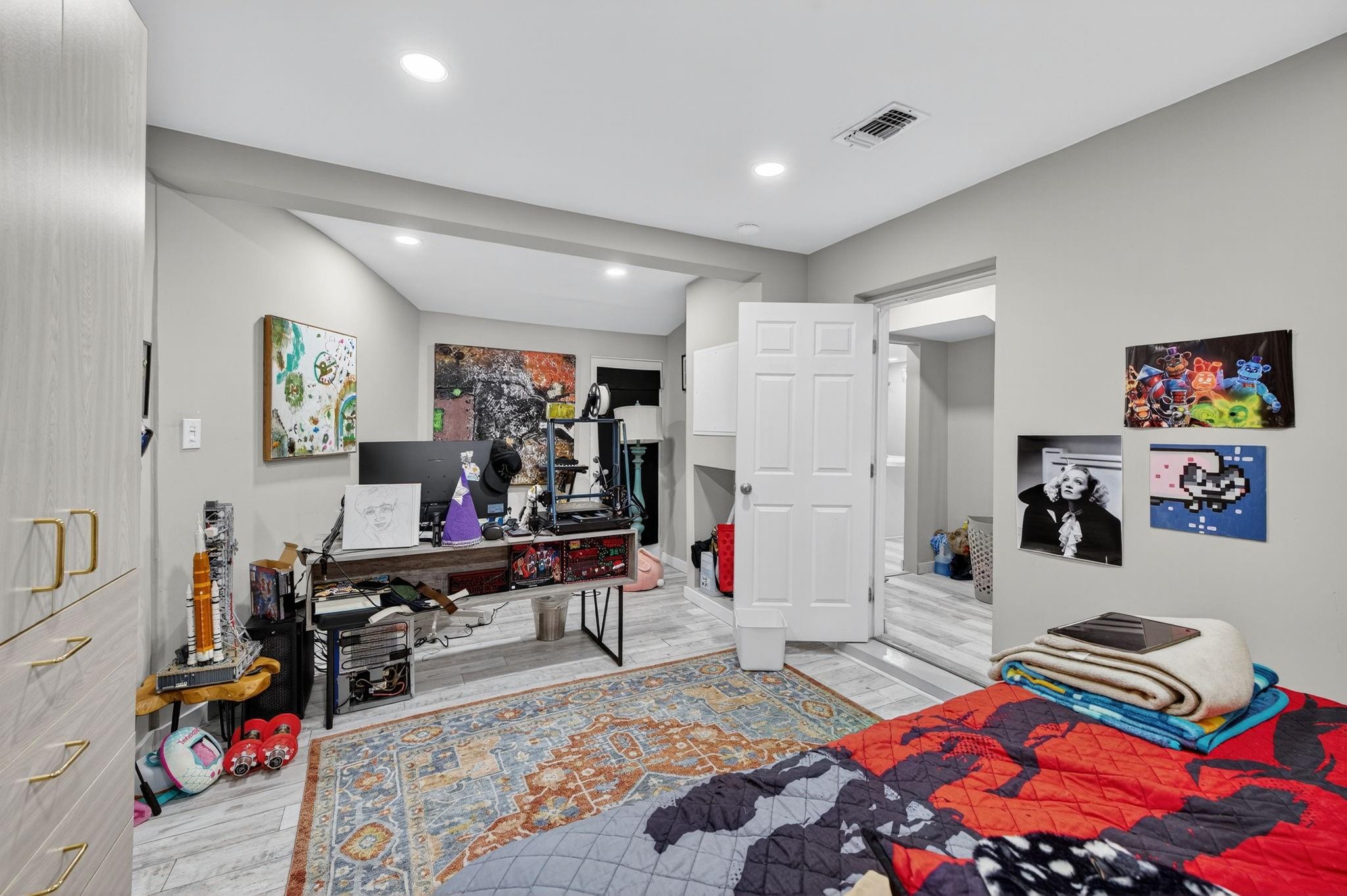 Coral Brook 37-18 B - Residential