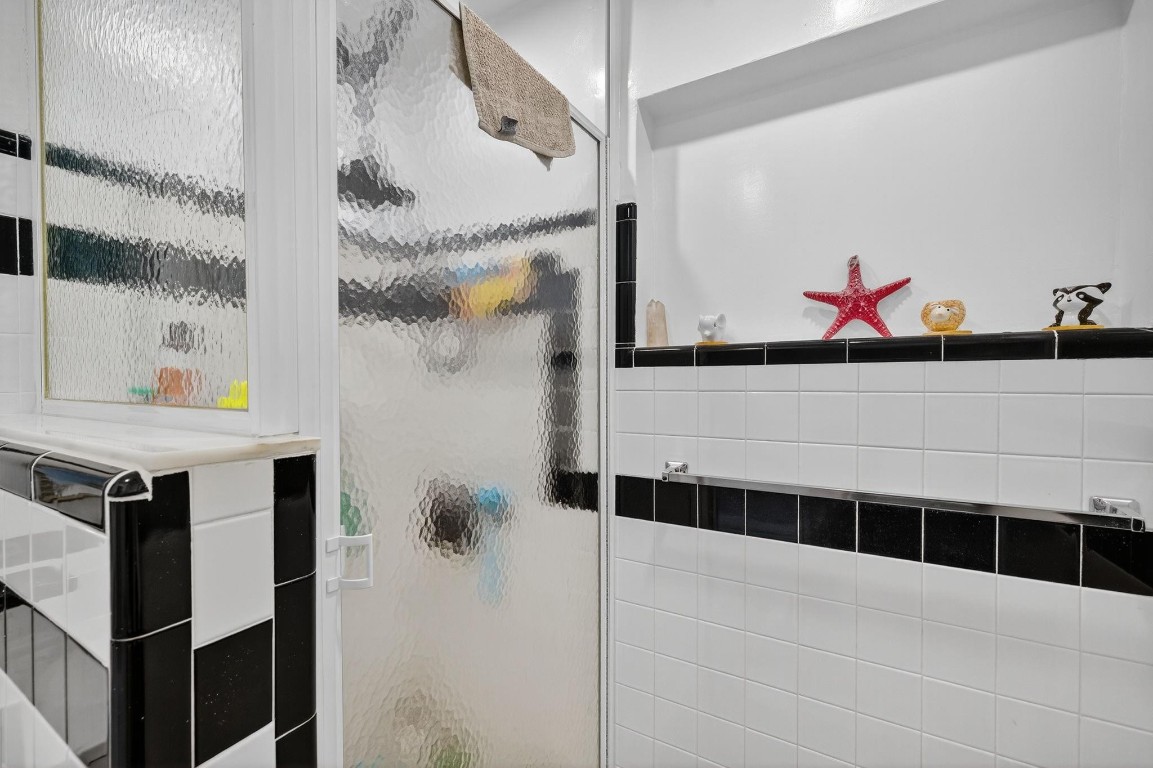 Coral Brook 37-18 B - Residential