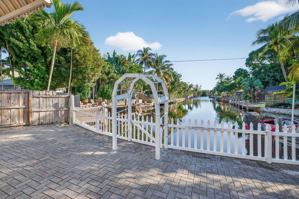 Coral Brook 37-18 B - Residential