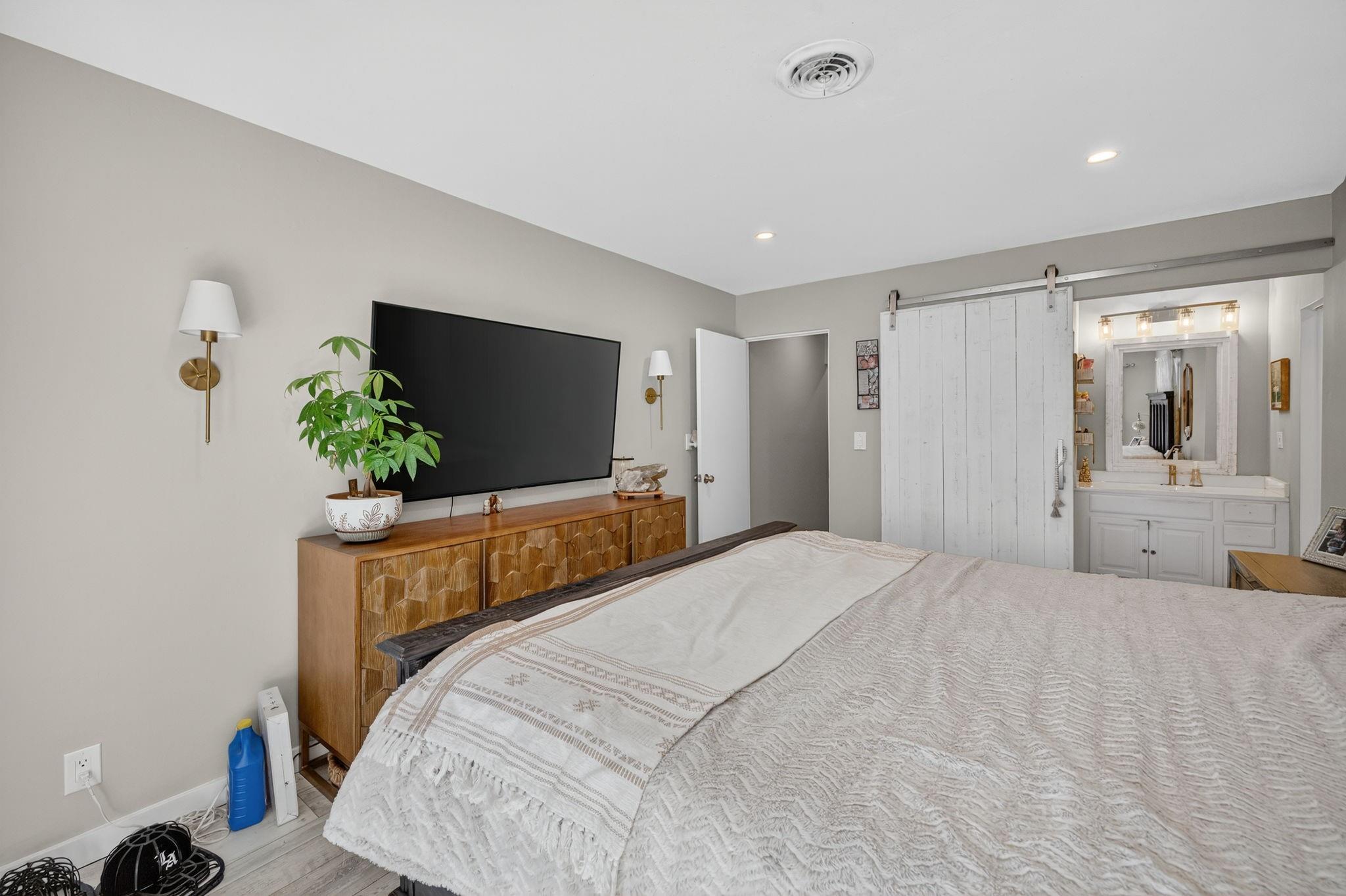 Coral Brook 37-18 B - Residential