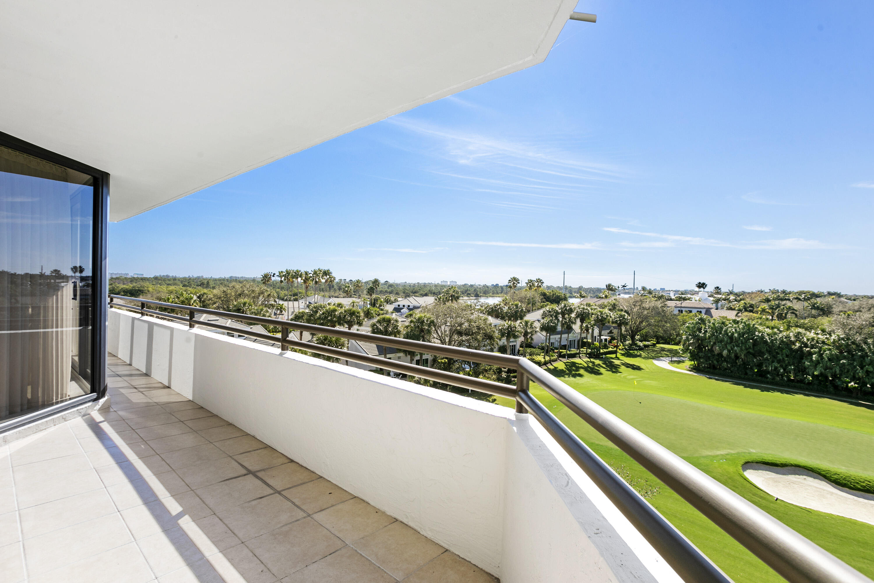 JONATHANS LANDING (SOUTHPORTE ONE) - Residential