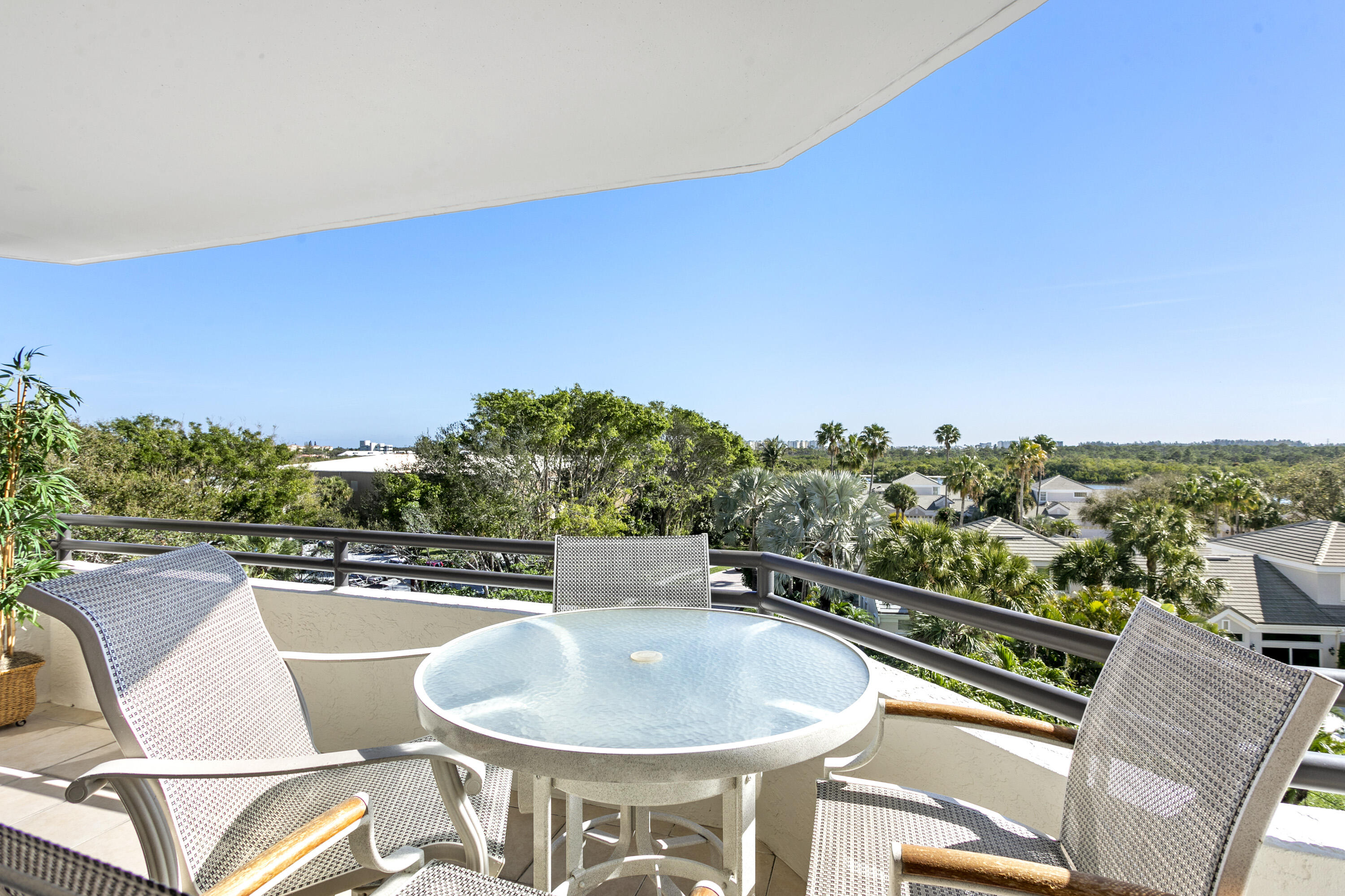 JONATHANS LANDING (SOUTHPORTE ONE) - Residential