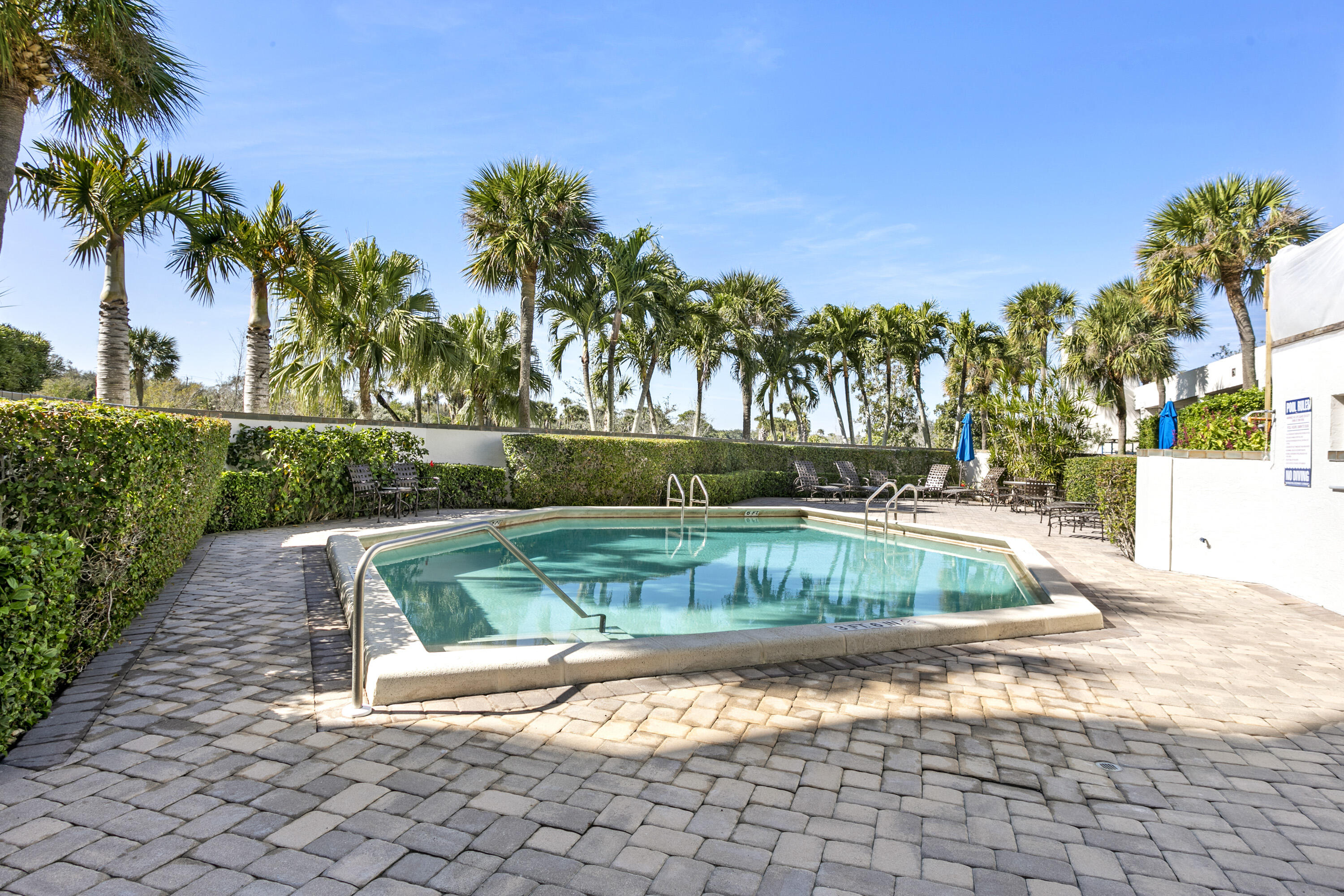 JONATHANS LANDING (SOUTHPORTE ONE) - Residential