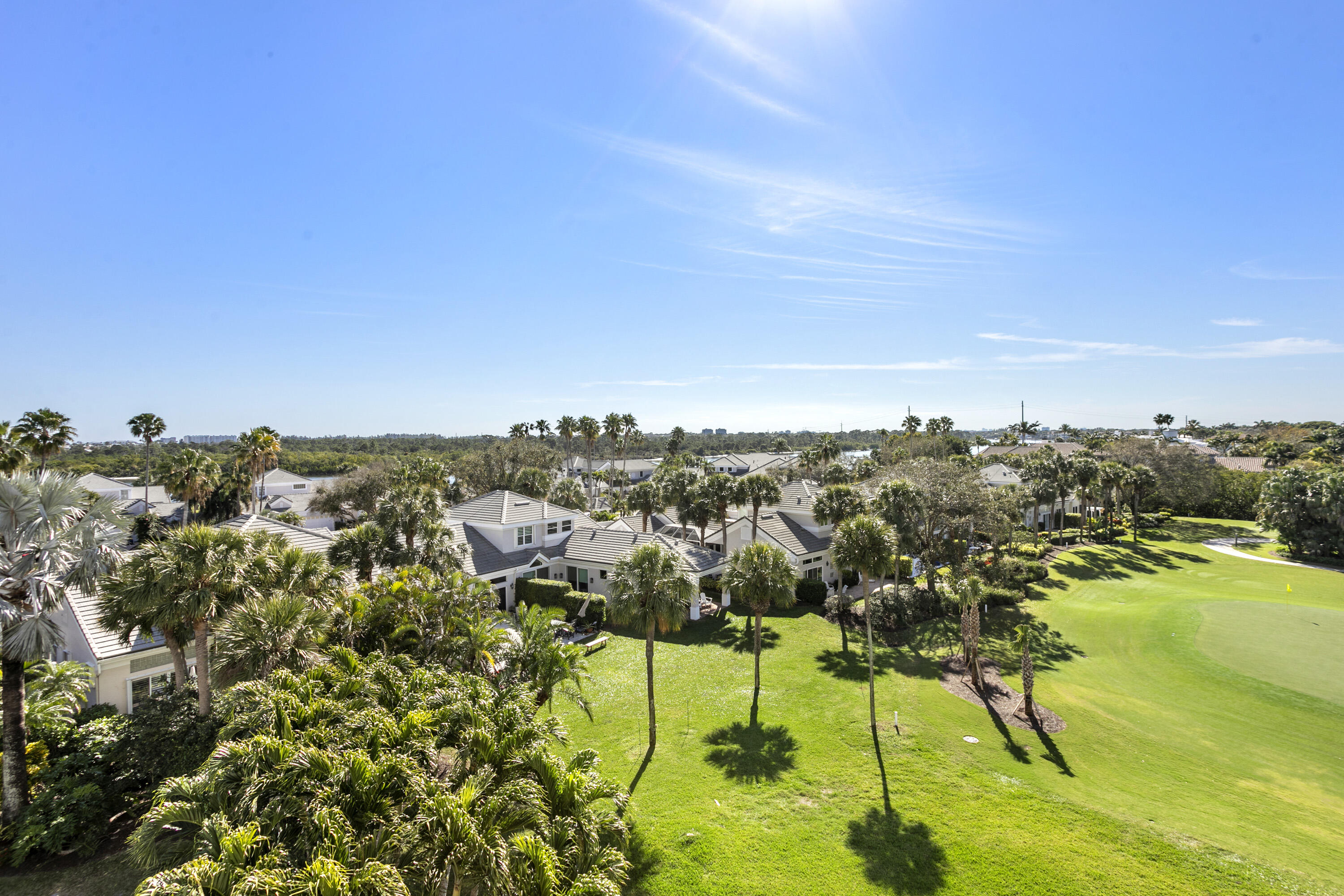 JONATHANS LANDING (SOUTHPORTE ONE) - Residential