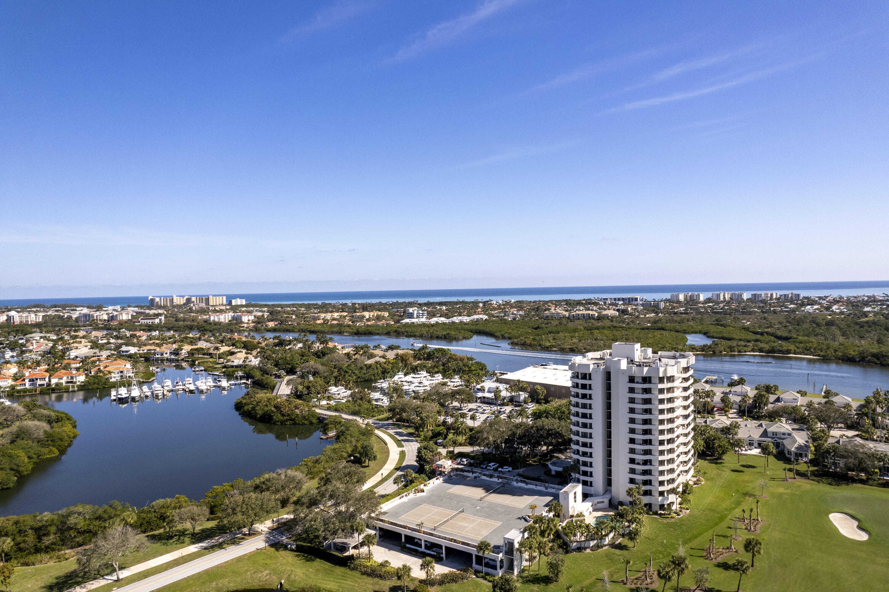 JONATHANS LANDING (SOUTHPORTE ONE) - Residential