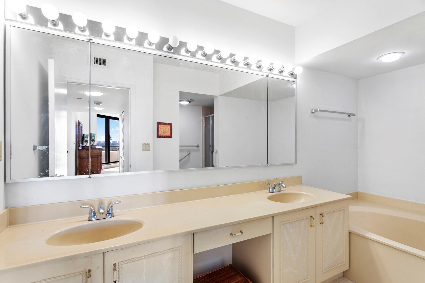 JONATHANS LANDING (SOUTHP - Residential