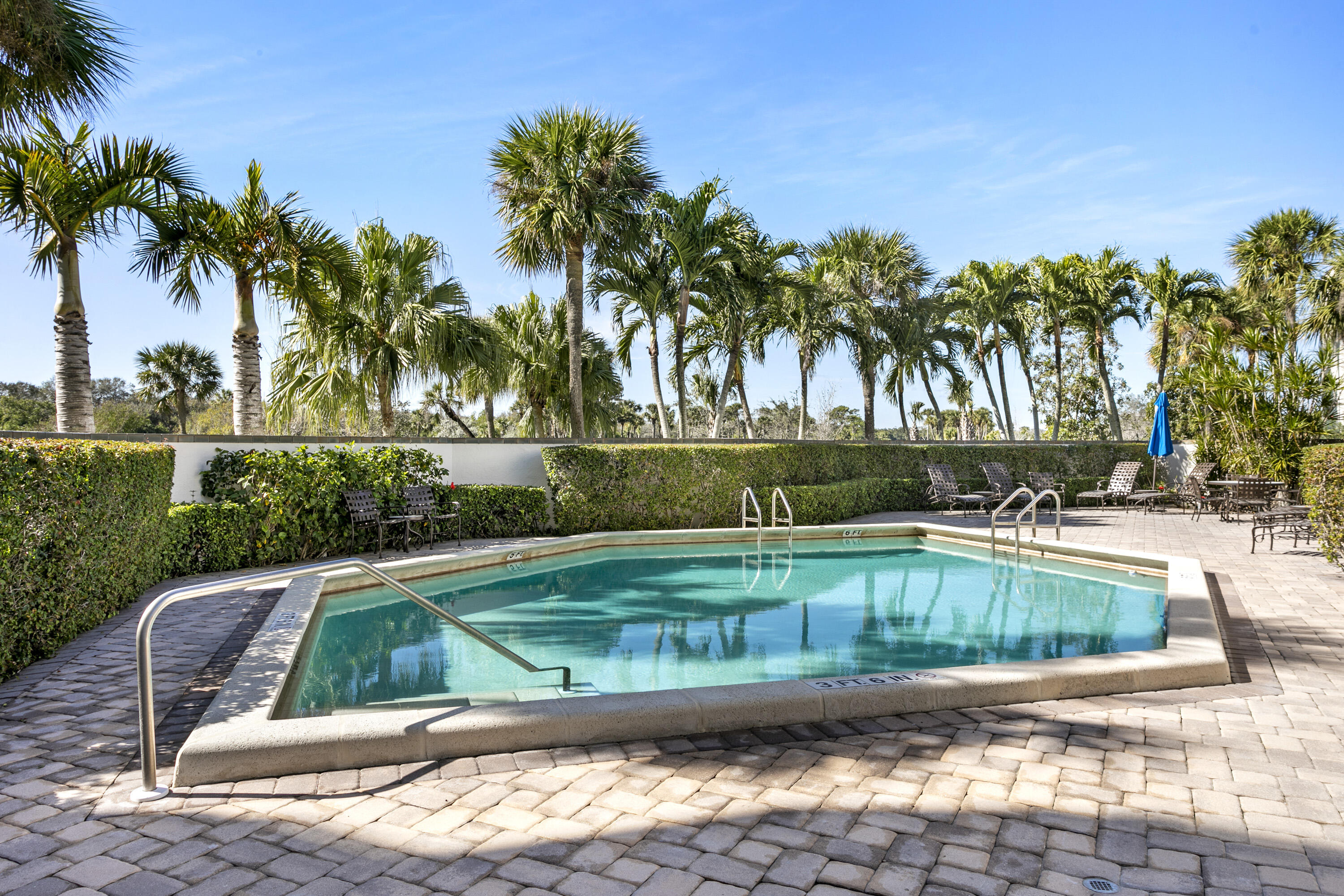 JONATHANS LANDING (SOUTHPORTE ONE) - Residential