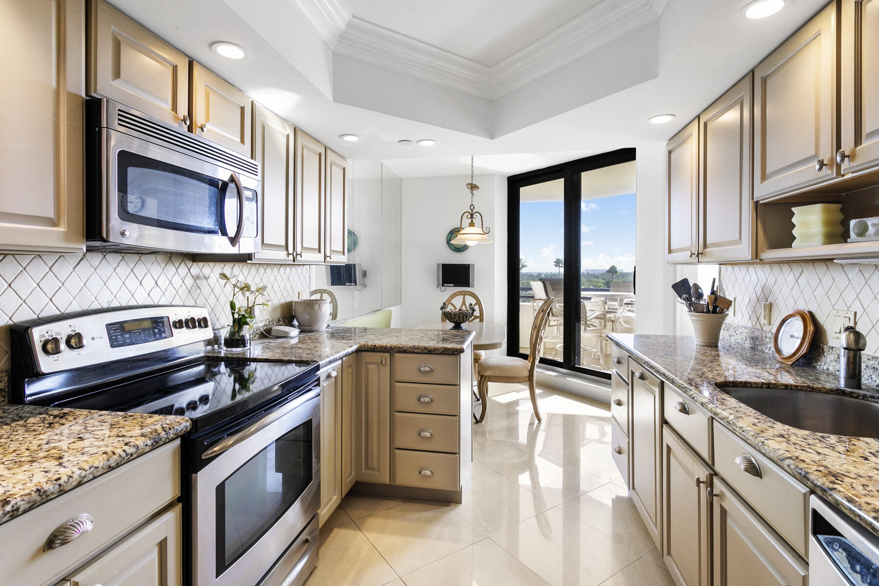 JONATHANS LANDING (SOUTHPORTE ONE) - Residential