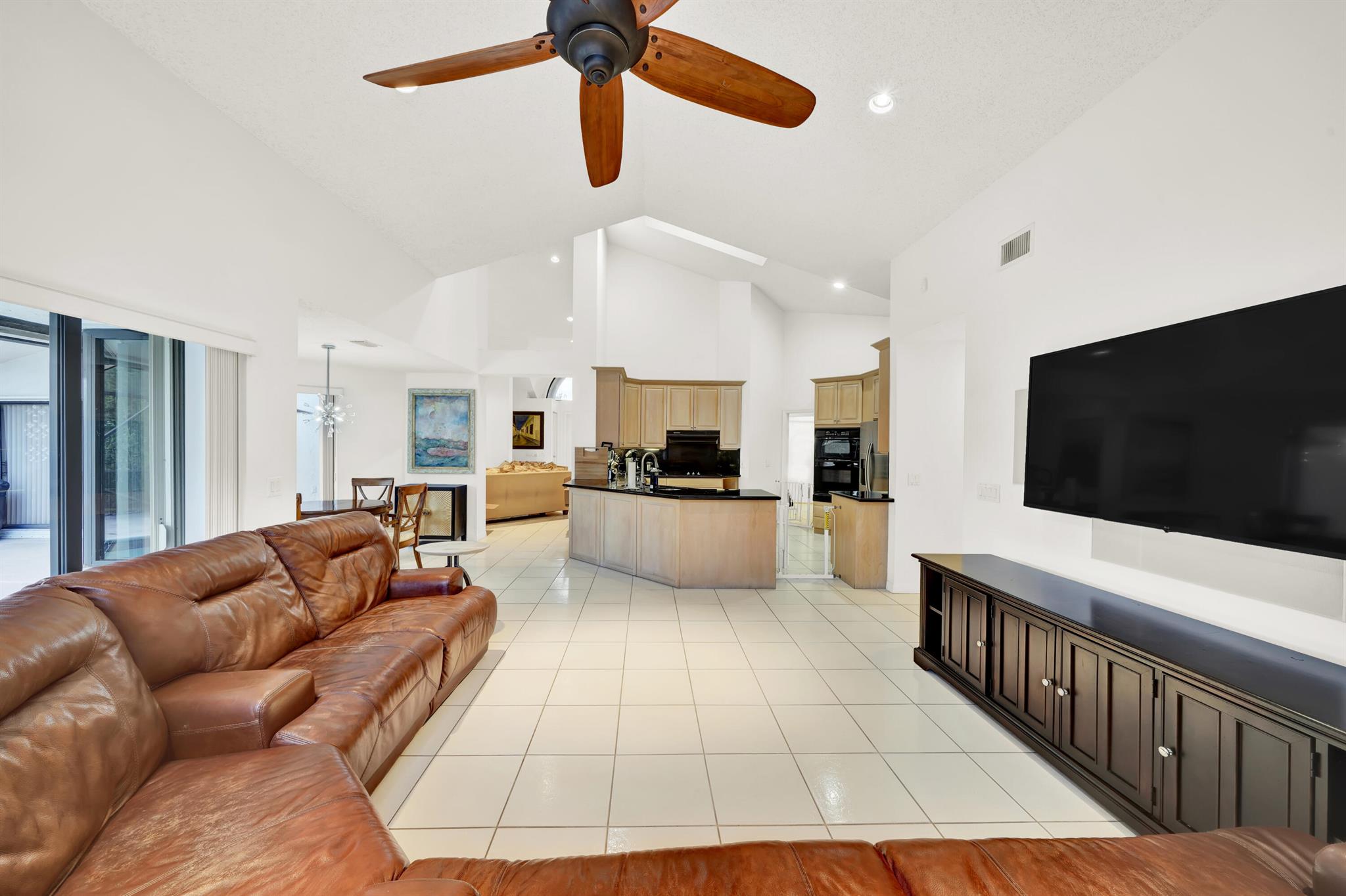 TRACT C OF MISSION BAY - Residential Lease