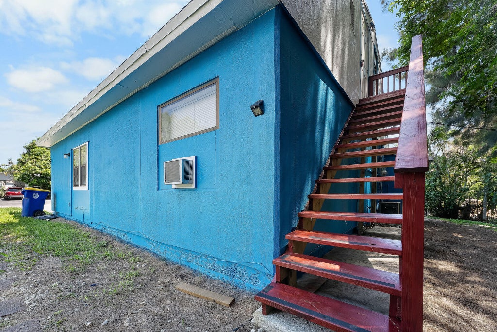 Photo of 3166 SE HAWTHORNE Street, Stuart, FL 34997 (MLS # B26082253)
