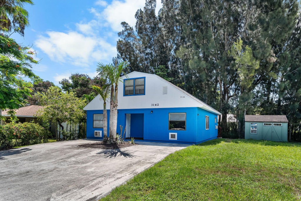 Photo of 3166 SE HAWTHORNE Street, Stuart, FL 34997 (MLS # B26082253)