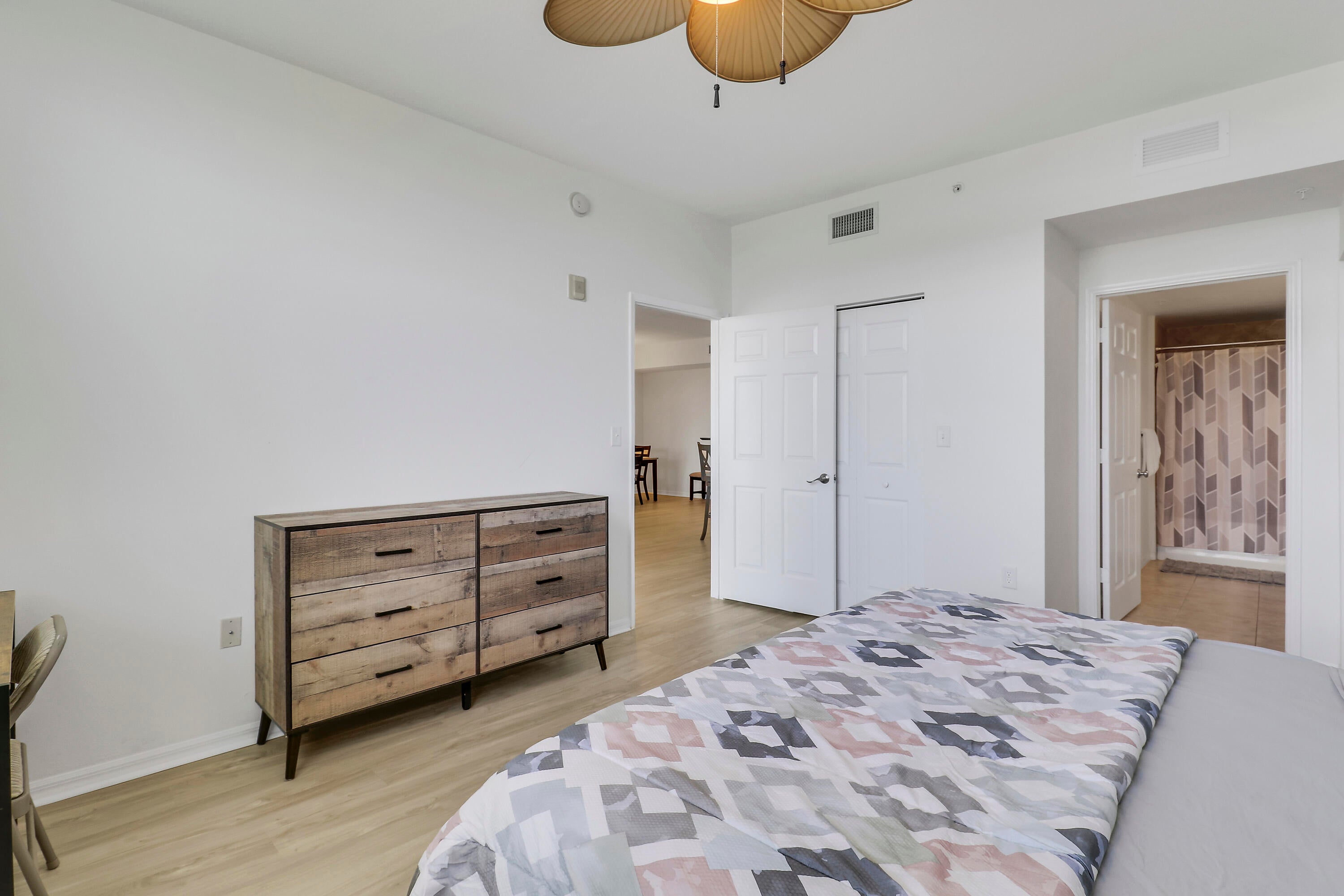 802 W Windward Way 301