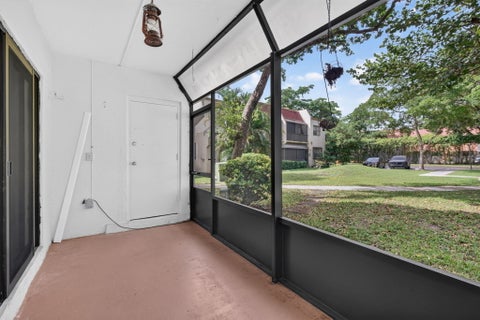 Tiny photo for 301 N Pine Island Road #162, Plantation, FL 33324 (MLS # B26086930)