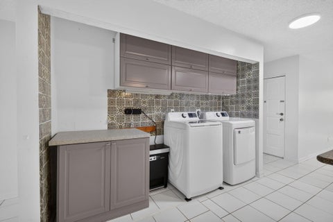 Tiny photo for 301 N Pine Island Road #162, Plantation, FL 33324 (MLS # B26086930)