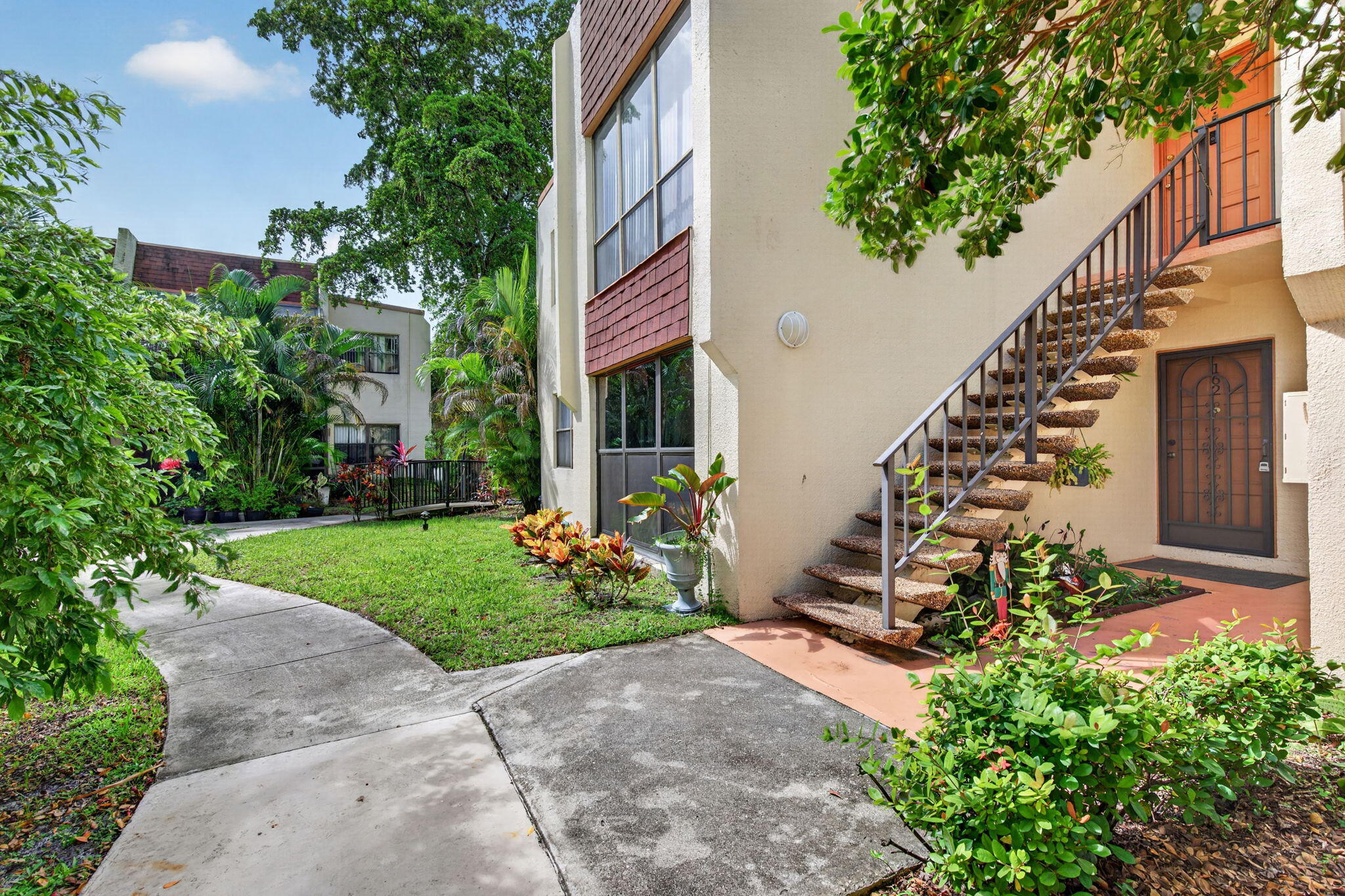 301 N Pine Island Road 162