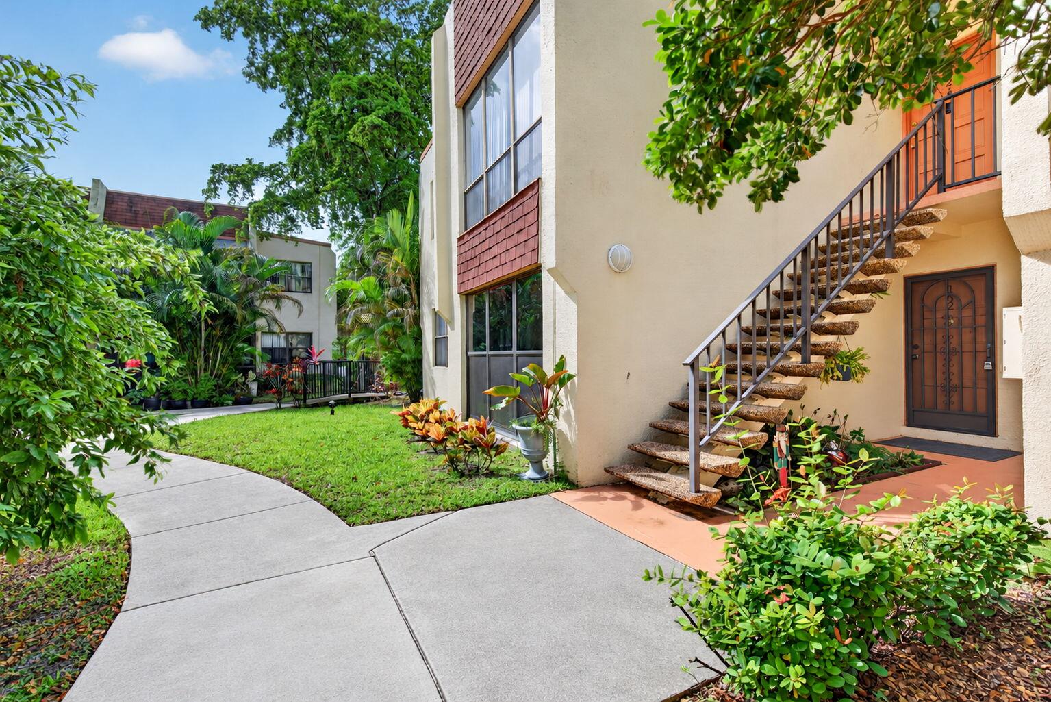 301 N Pine Island Road 162