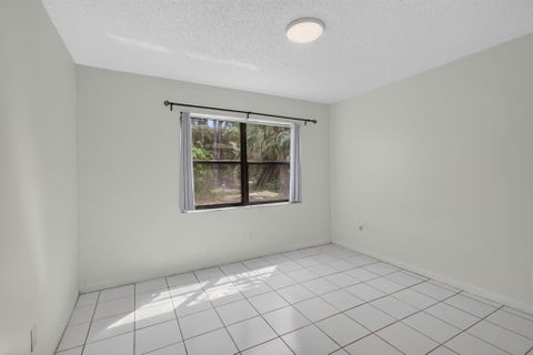 Tiny photo for 301 N Pine Island Road #162, Plantation, FL 33324 (MLS # B26086930)