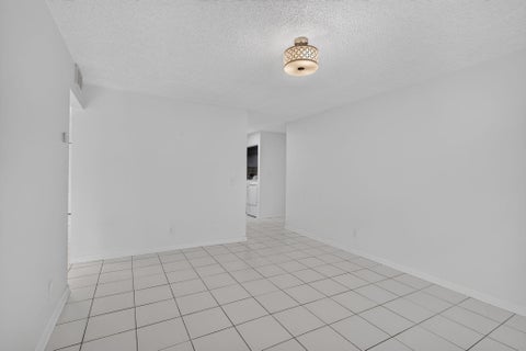 Tiny photo for 301 N Pine Island Road #162, Plantation, FL 33324 (MLS # B26086930)