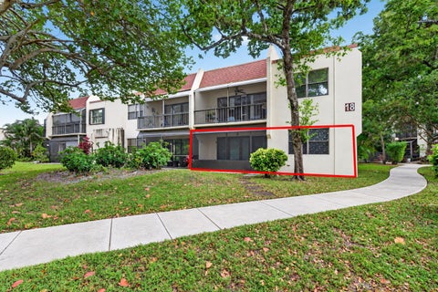 Tiny photo for 301 N Pine Island Road #162, Plantation, FL 33324 (MLS # B26086930)