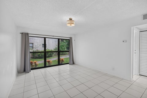 Tiny photo for 301 N Pine Island Road #162, Plantation, FL 33324 (MLS # B26086930)