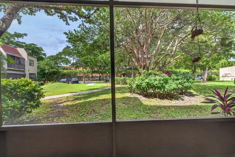 Tiny photo for 301 N Pine Island Road #162, Plantation, FL 33324 (MLS # B26086930)