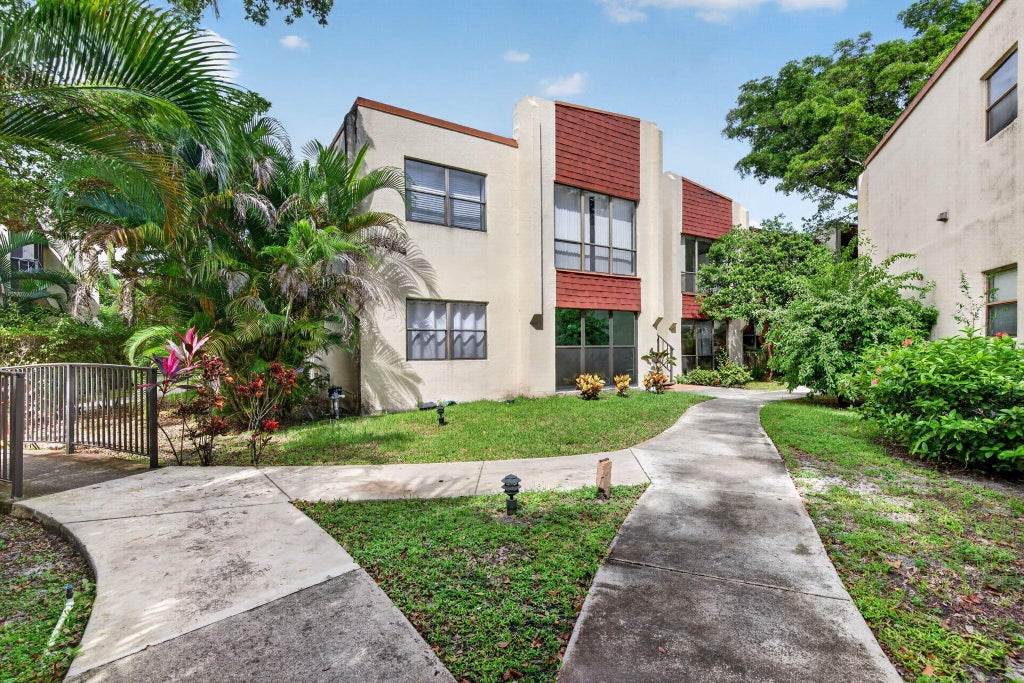 Photo of 301 N Pine Island Road #162, Plantation, FL 33324 (MLS # B26086930)