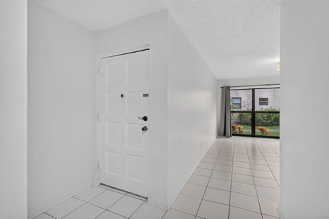 Tiny photo for 301 N Pine Island Road #162, Plantation, FL 33324 (MLS # B26086930)