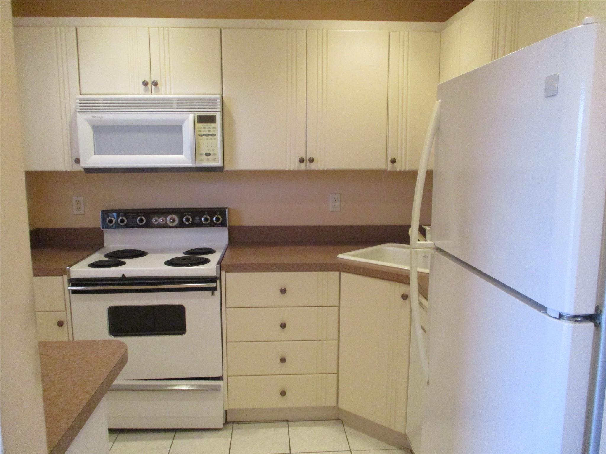 8390 Lagos De Campo Blvd 304
