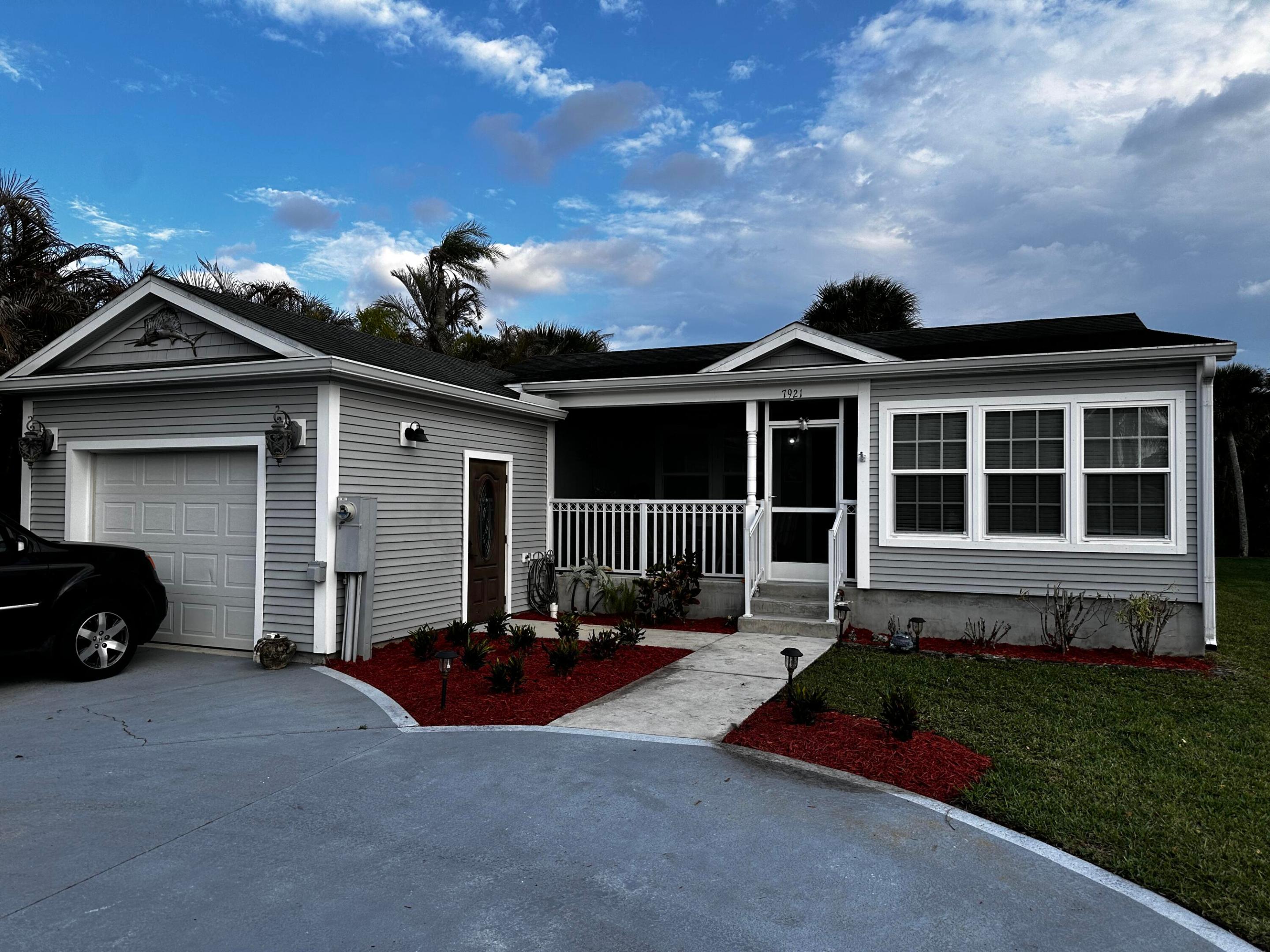 TROPICAL PARADISE - Residential