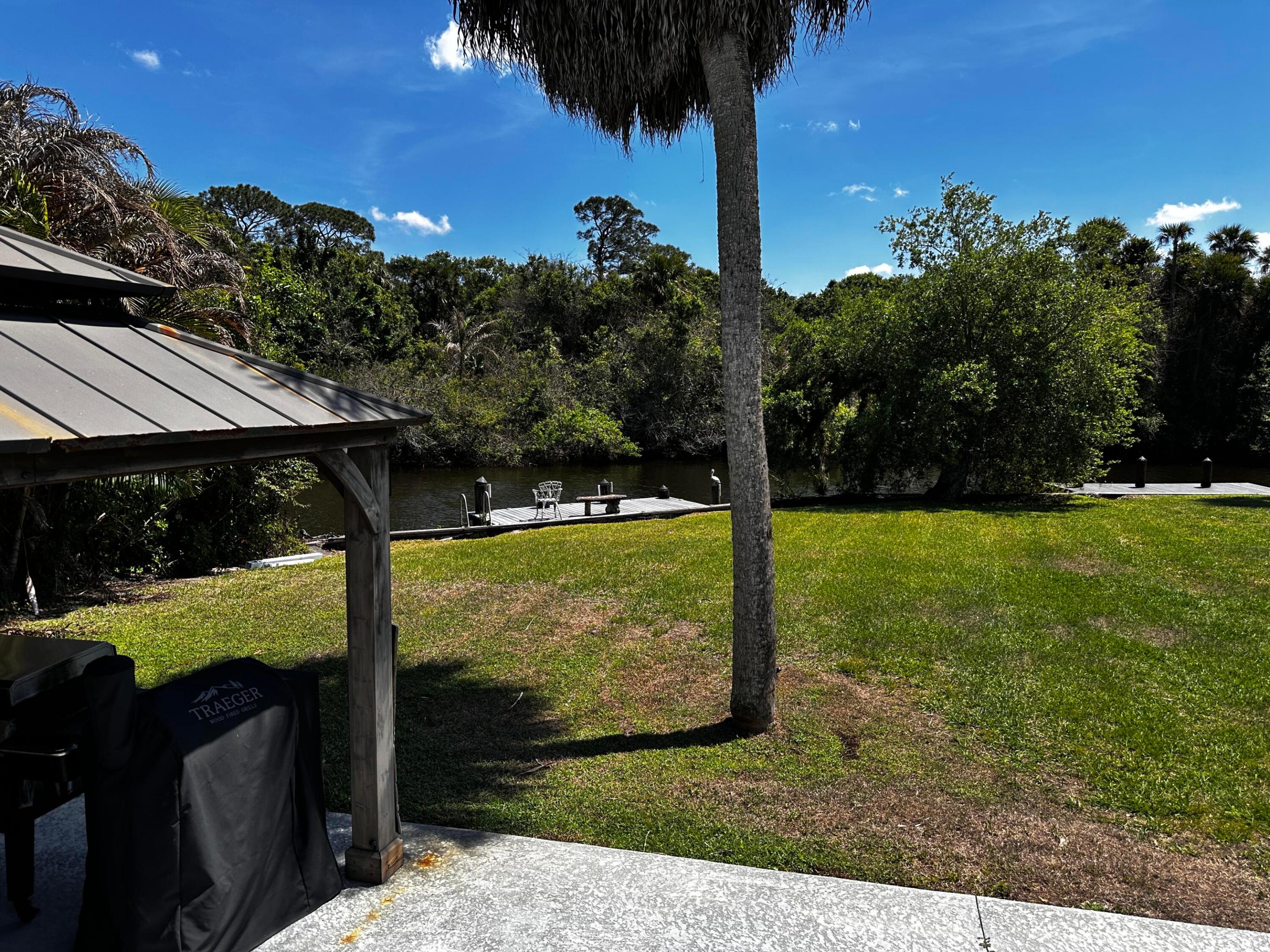 TROPICAL PARADISE - Residential