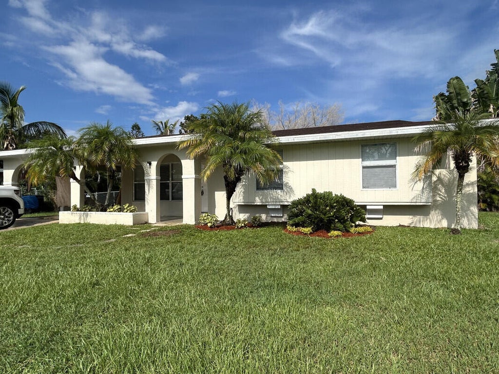 Photo of 884 SE Solaz Avenue, Port Saint Lucie, FL 34983 (MLS # B26047830)