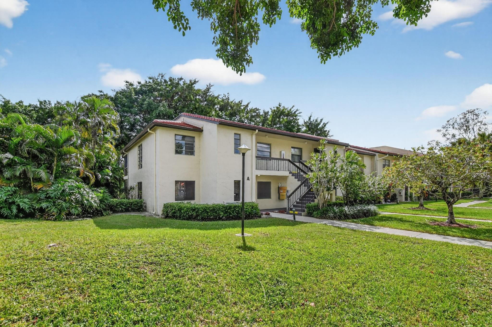 FAIRWAYS BOCA LAGO - Residential