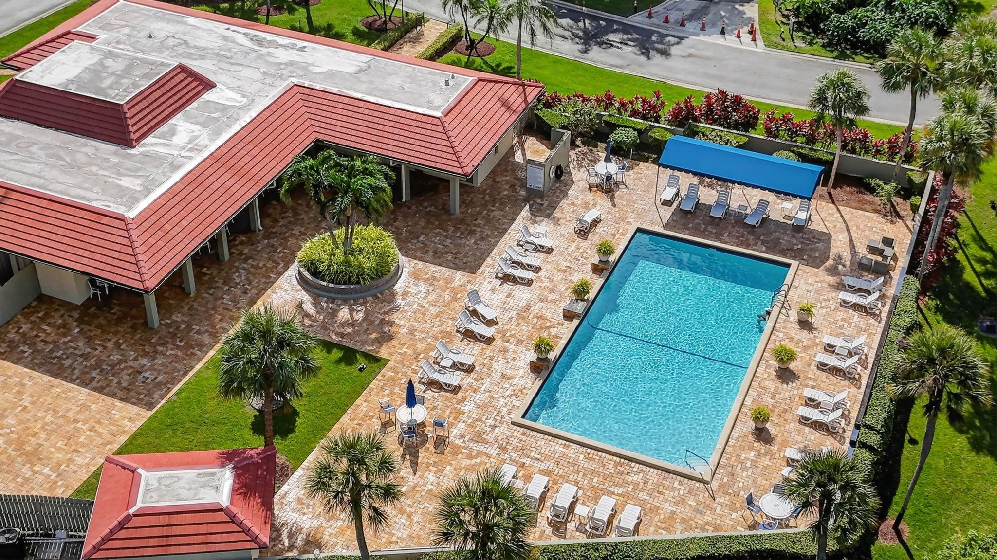 FAIRWAYS BOCA LAGO - Residential