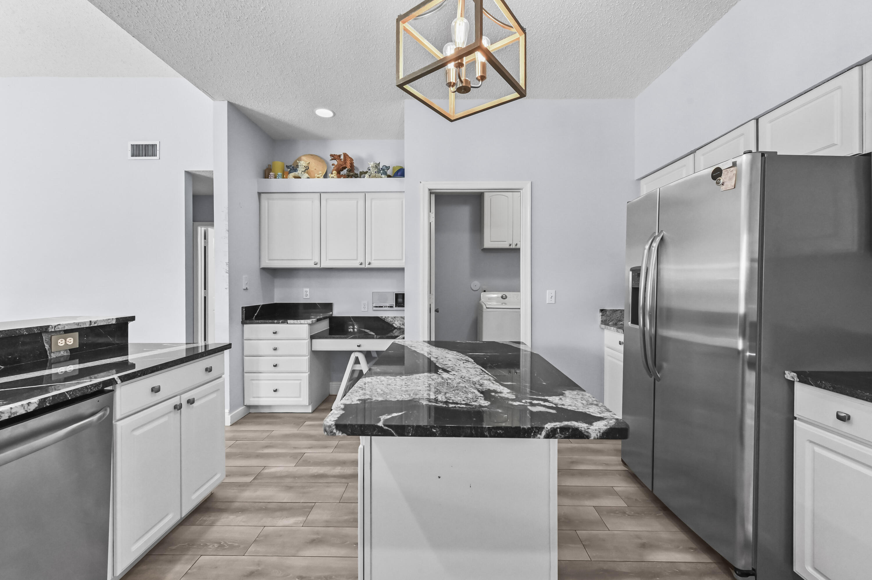 LEGEND LAKE ESTATES - Residential