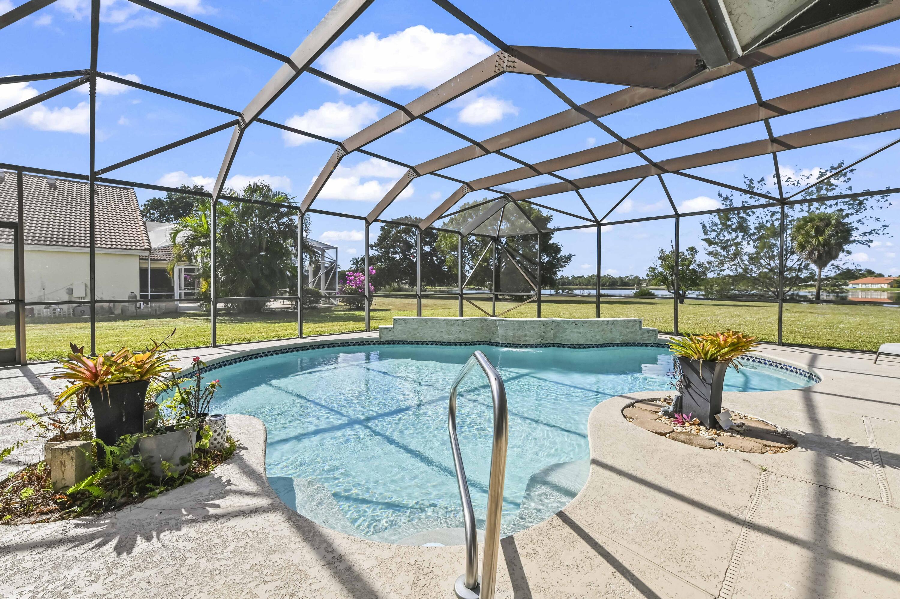 LEGEND LAKE ESTATES - Residential